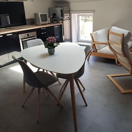 Petite Maison Type Loft En Plein Bourg D'Ambazac מראה חיצוני תמונה