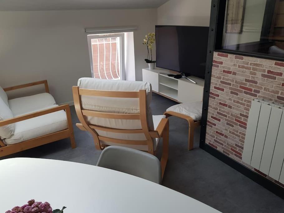 Petite Maison Type Loft En Plein Bourg D'Ambazac מראה חיצוני תמונה